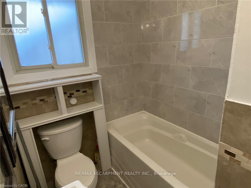 Main - 11 Parkdale Avenue S, Hamilton, Ontario  L8H 1B1 - Photo 16 - X12545094