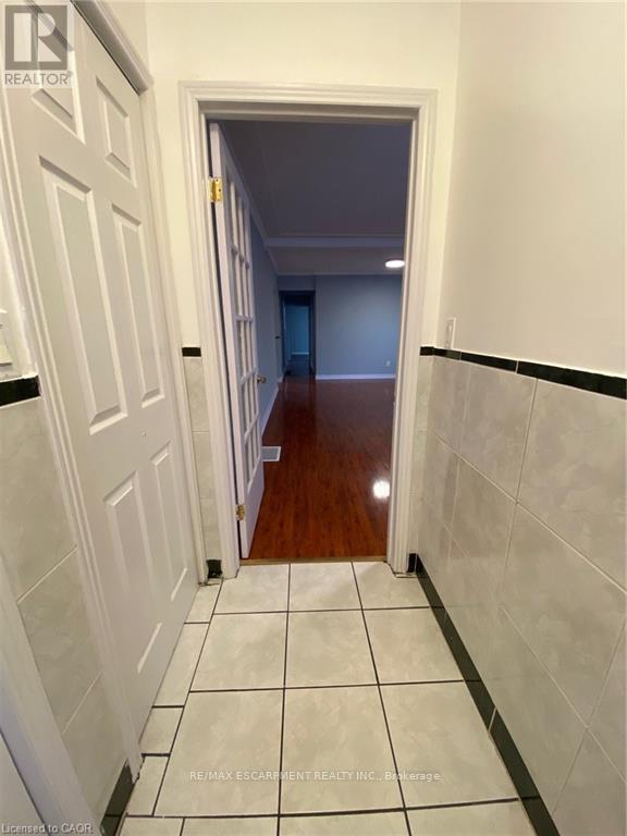 Main - 11 Parkdale Avenue S, Hamilton, Ontario  L8H 1B1 - Photo 3 - X12545094