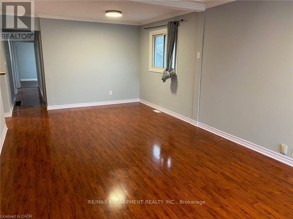 Main - 11 Parkdale Avenue S, Hamilton, Ontario  L8H 1B1 - Photo 7 - X12545094