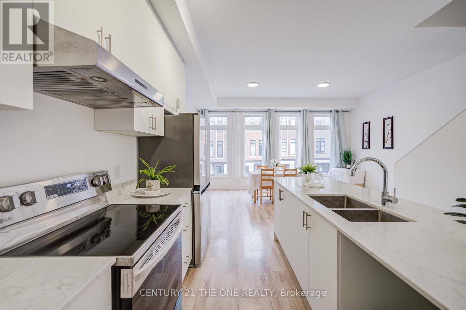 27 Chestnut Court, Aurora, Ontario  L4G 7C4 - Photo 18 - N12536876