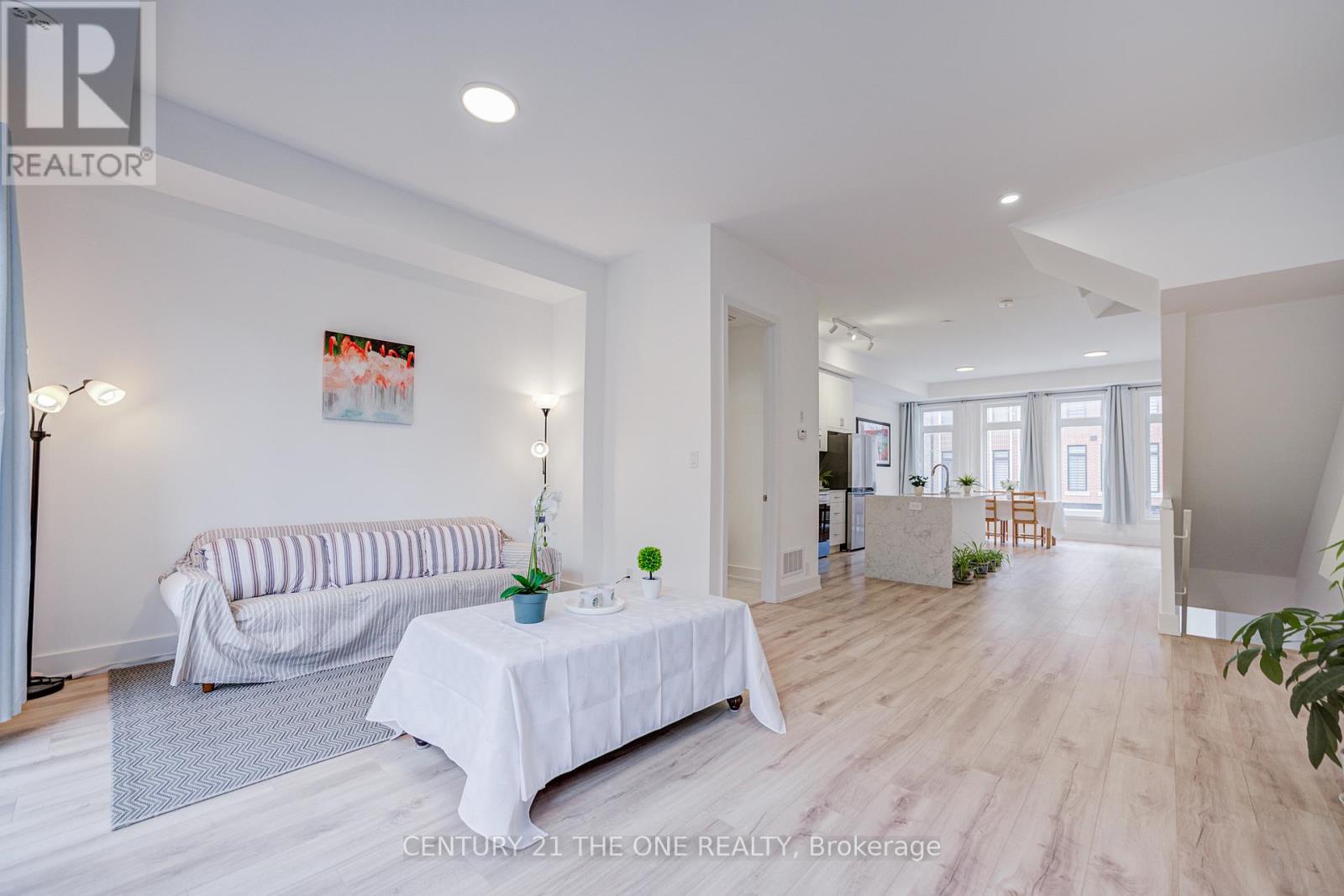 27 Chestnut Court, Aurora, Ontario  L4G 7C4 - Photo 13 - N12536876