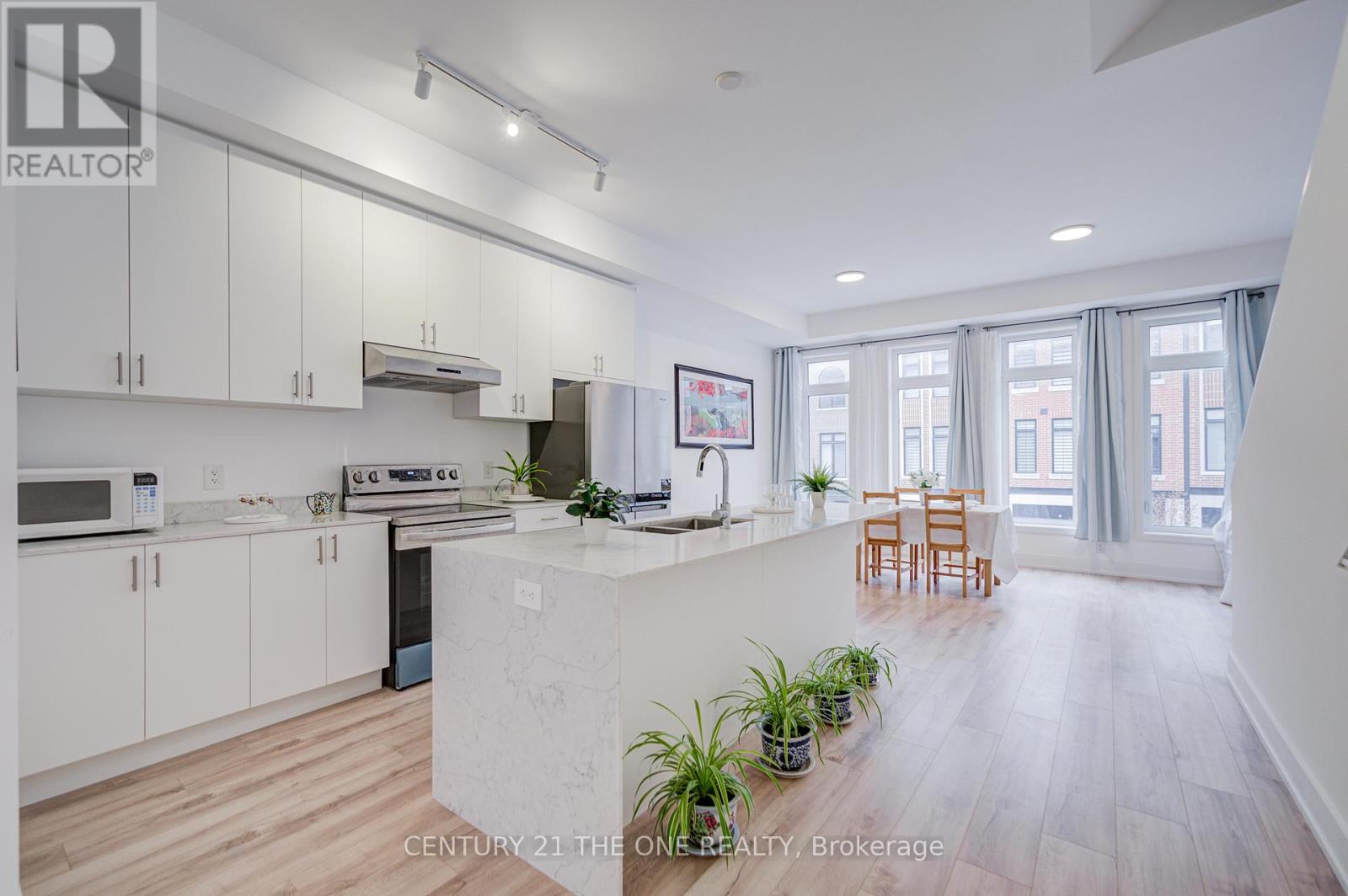 27 Chestnut Court, Aurora, Ontario  L4G 7C4 - Photo 15 - N12536876