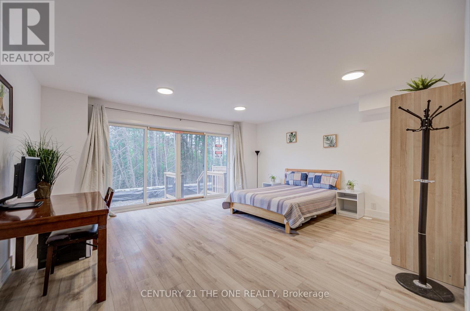 27 Chestnut Court, Aurora, Ontario  L4G 7C4 - Photo 5 - N12536876