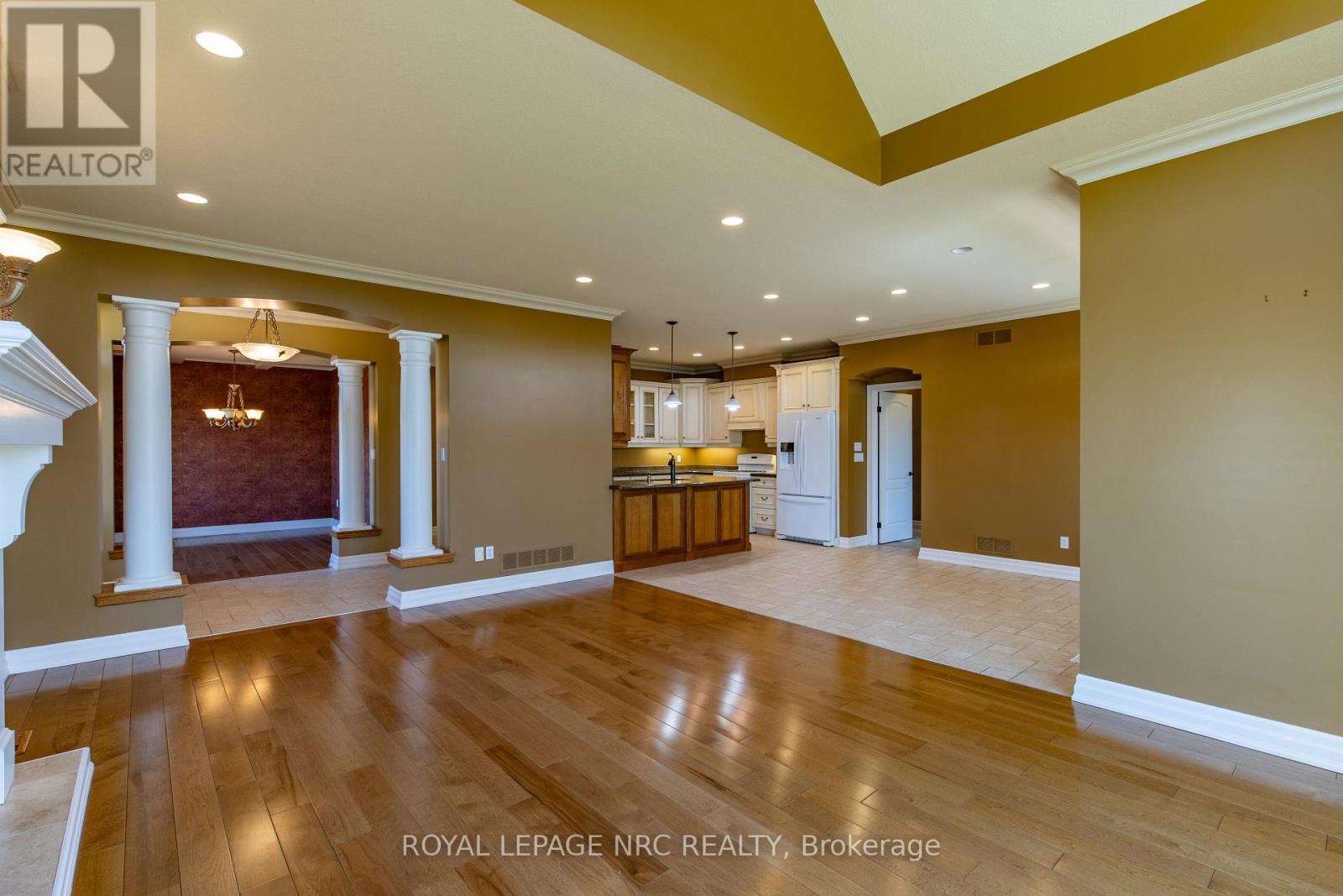 6 Muirfield Trail, Welland, Ontario  L3B 6G7 - Photo 12 - X12459231