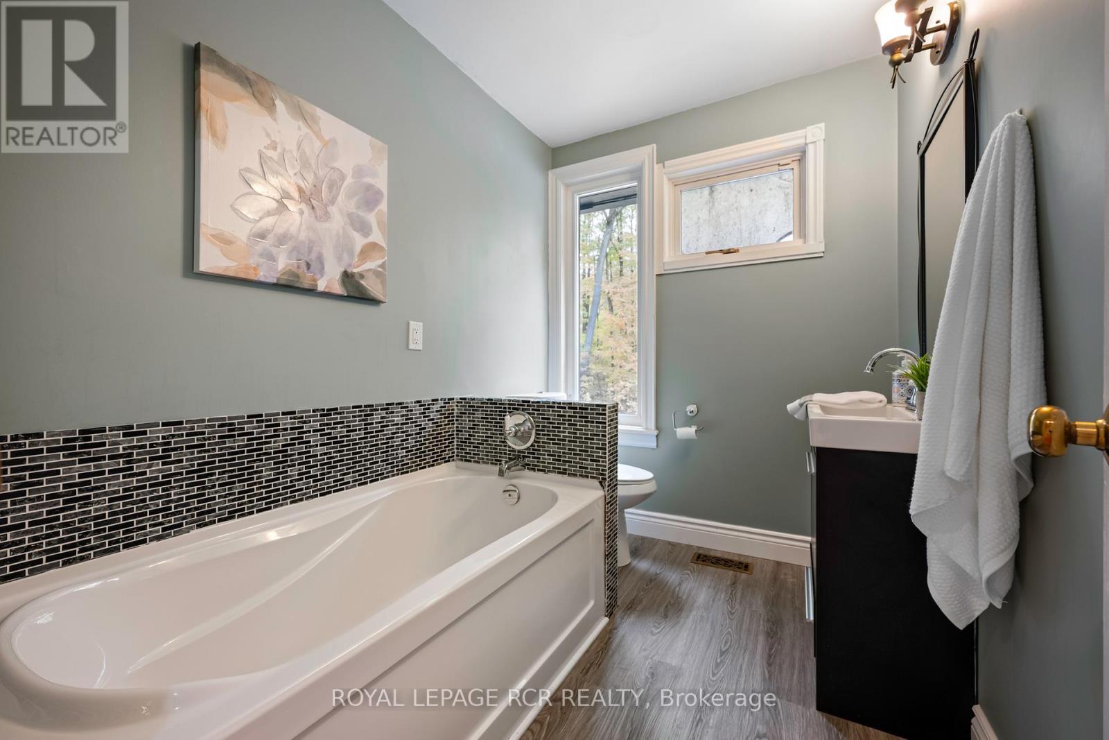 19211 Mountainview Road, Caledon, Ontario  L7K 2G6 - Photo 40 - W12468377