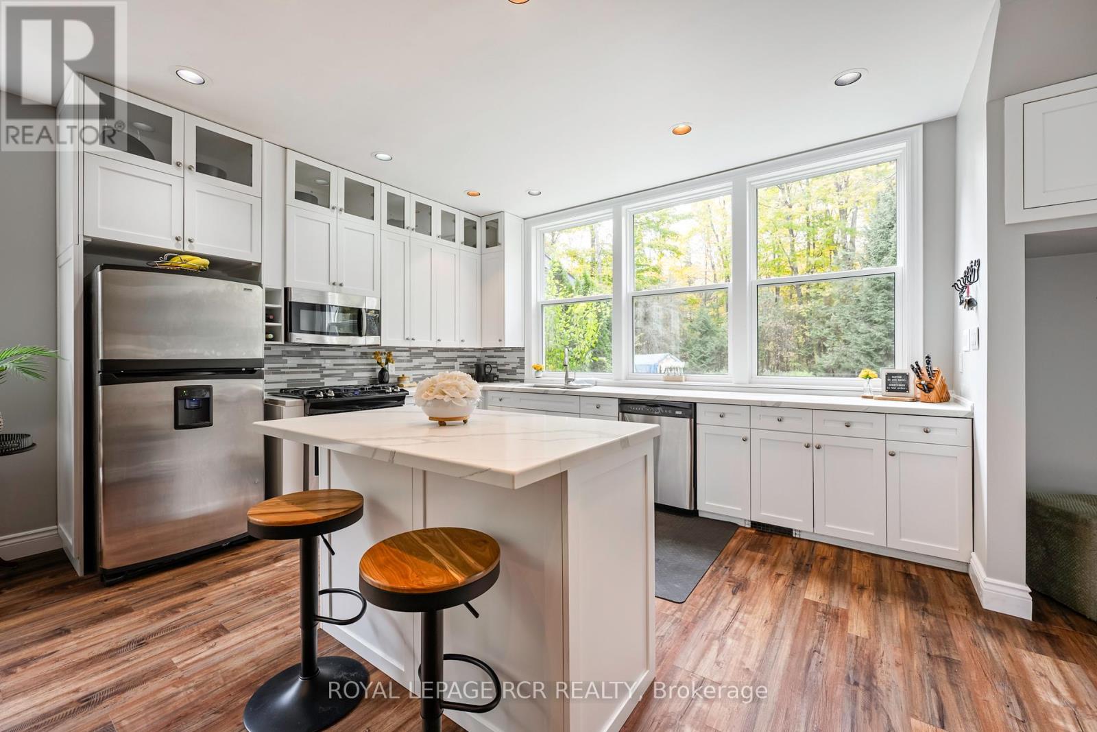 19211 Mountainview Road, Caledon, Ontario  L7K 2G6 - Photo 8 - W12468377