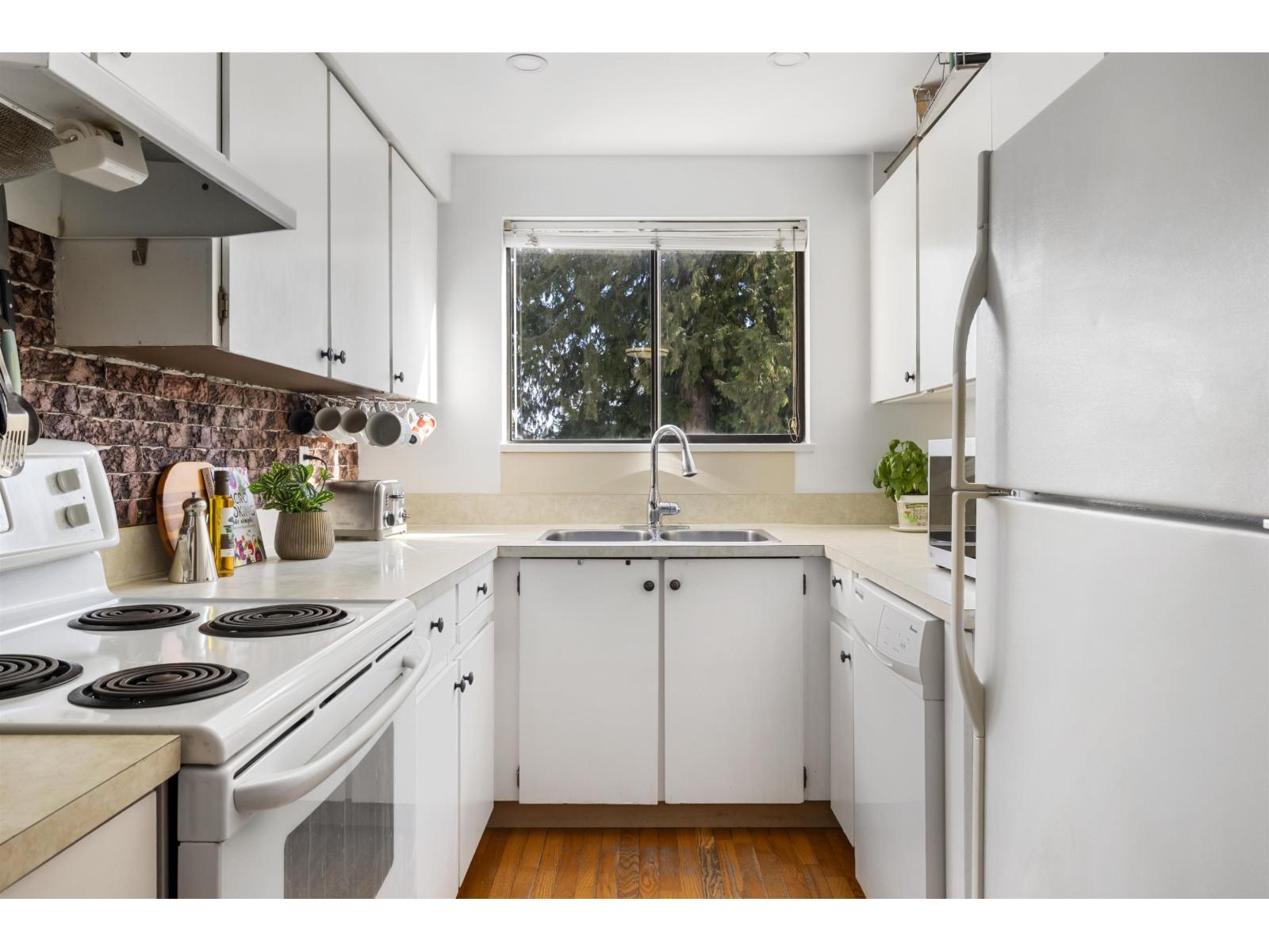 108 9264 122 Street, Surrey, British Columbia V3V 4L5 - Photo 3 - R3063579