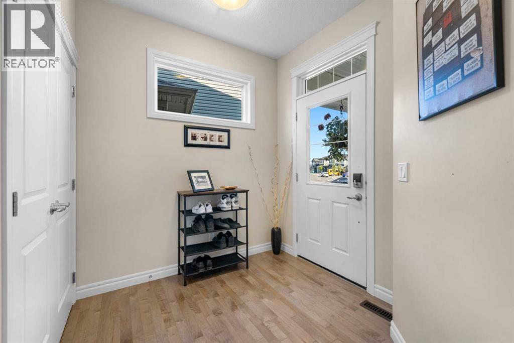 231 Evansglen Circle Nw, Calgary, Alberta  T3P 0W7 - Photo 3 - A2259032