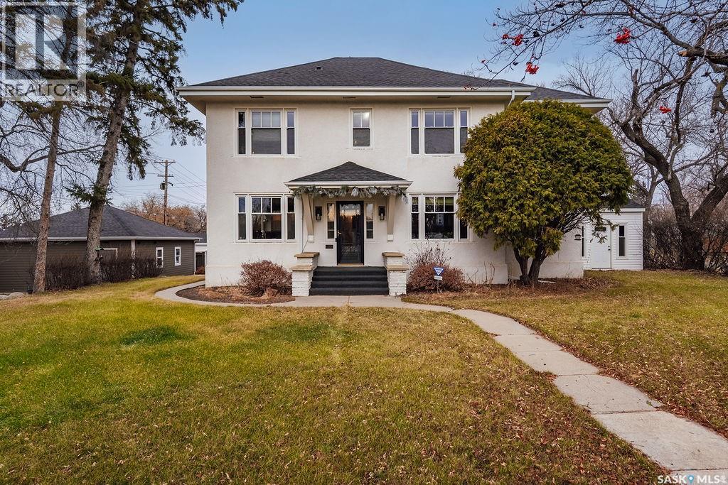 902 32nd STREET W, Saskatoon, Saskatchewan