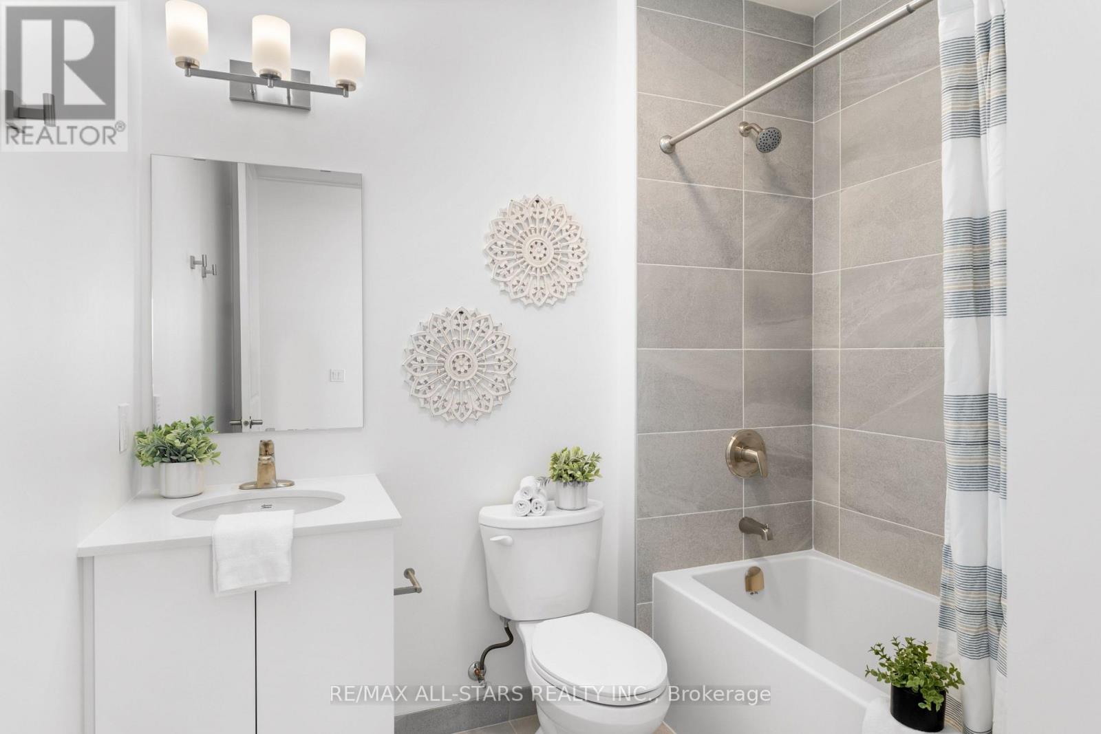 Ph#5 - 19b West Street N, Kawartha Lakes, Ontario K0M 1N0 - Photo 31 - X12544252