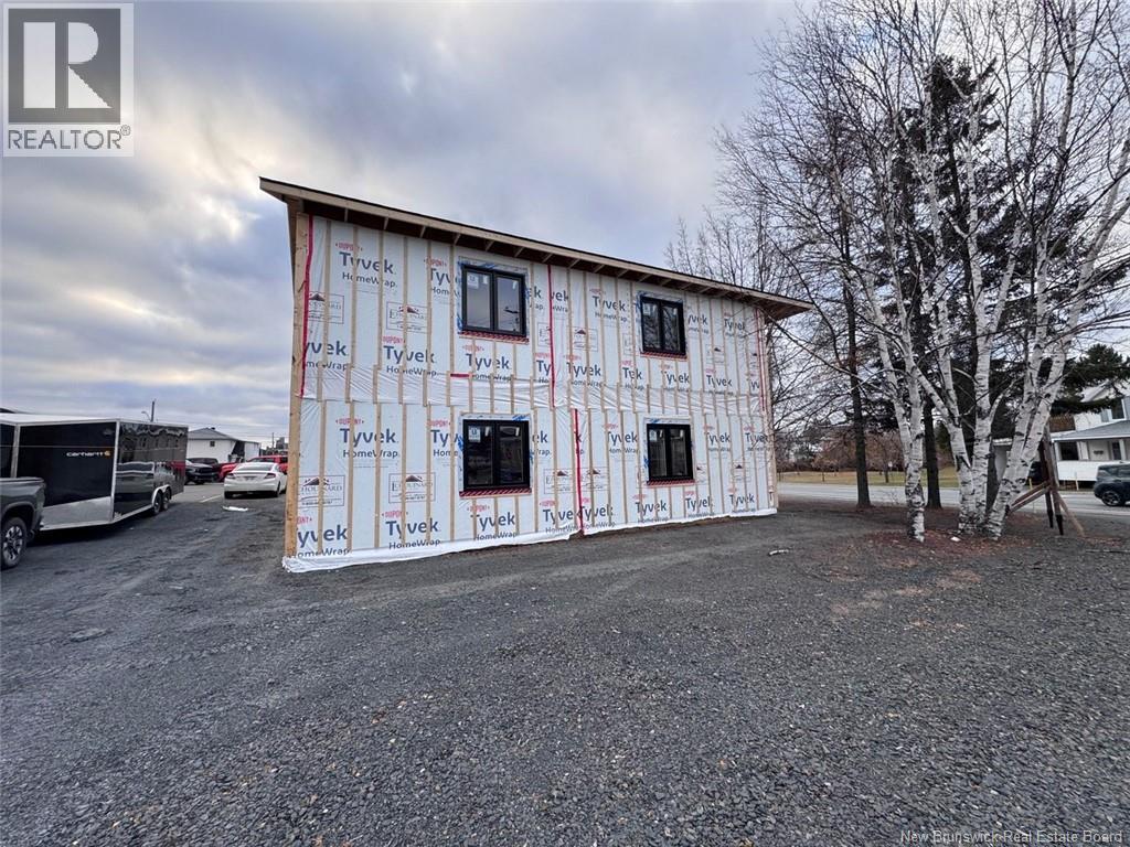 369 Victoria Street, Edmundston, New Brunswick  E3V 2K1 - Photo 3 - NB125098