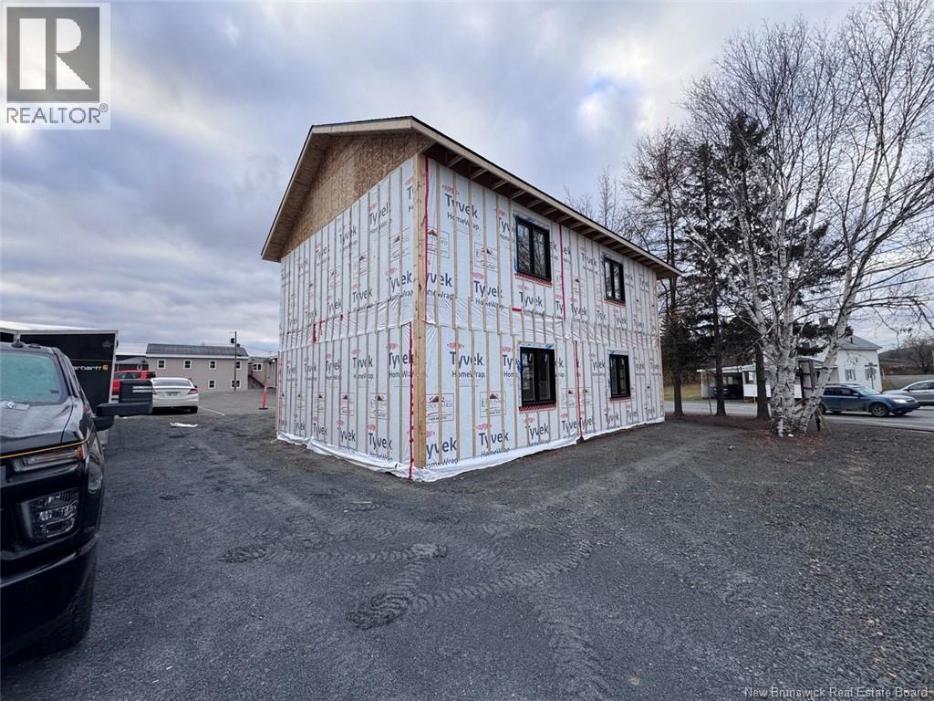 369 Victoria Street, Edmundston, New Brunswick  E3V 2K1 - Photo 2 - NB125098