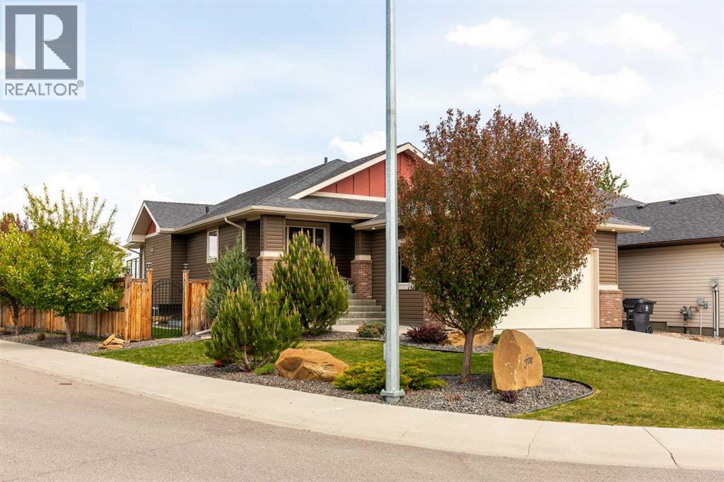 5 Riverford Close W, Lethbridge, Alberta  T1K 8E5 - Photo 2 - A2234545