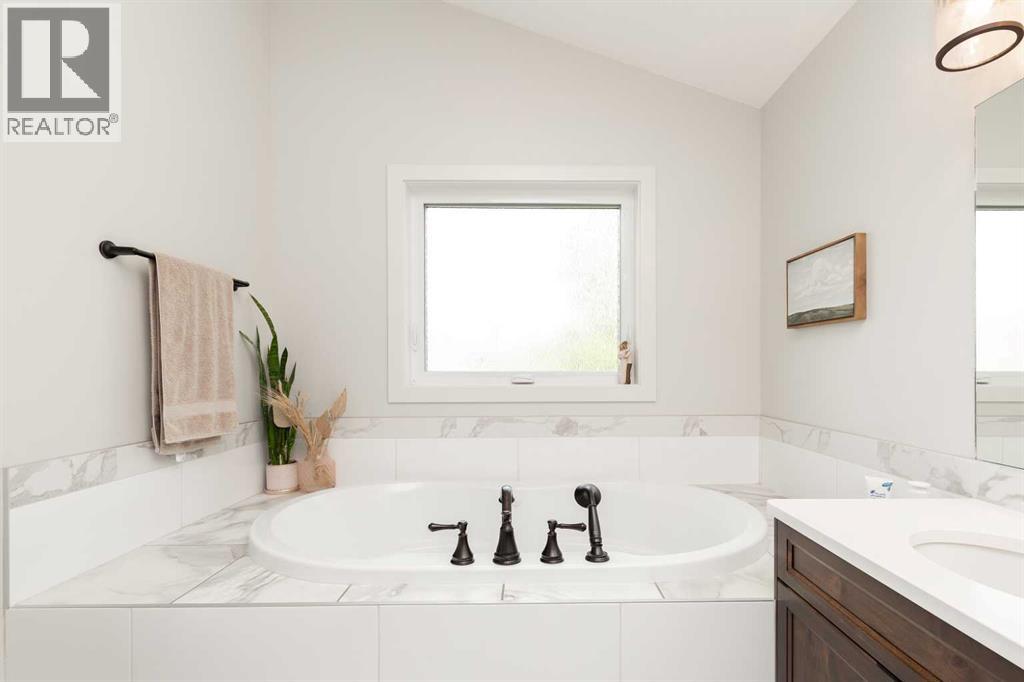 5 Riverford Close W, Lethbridge, Alberta  T1K 8E5 - Photo 17 - A2234545