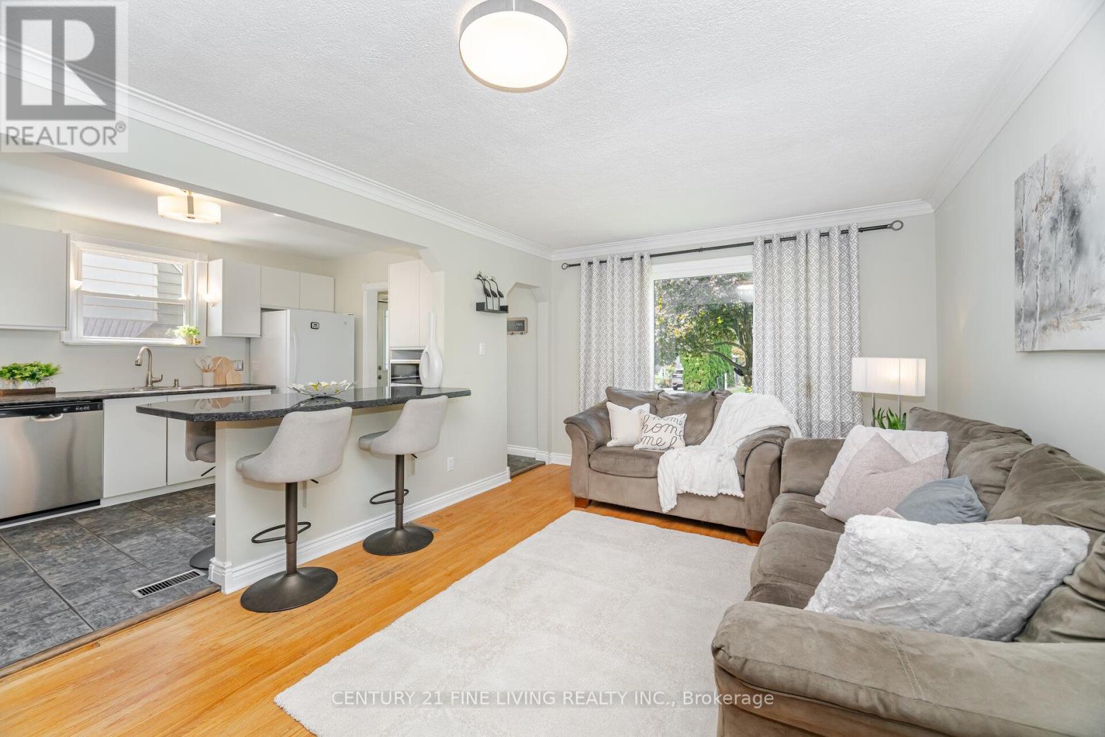 151 BROOKLAWN AVENUE, Toronto, Ontario