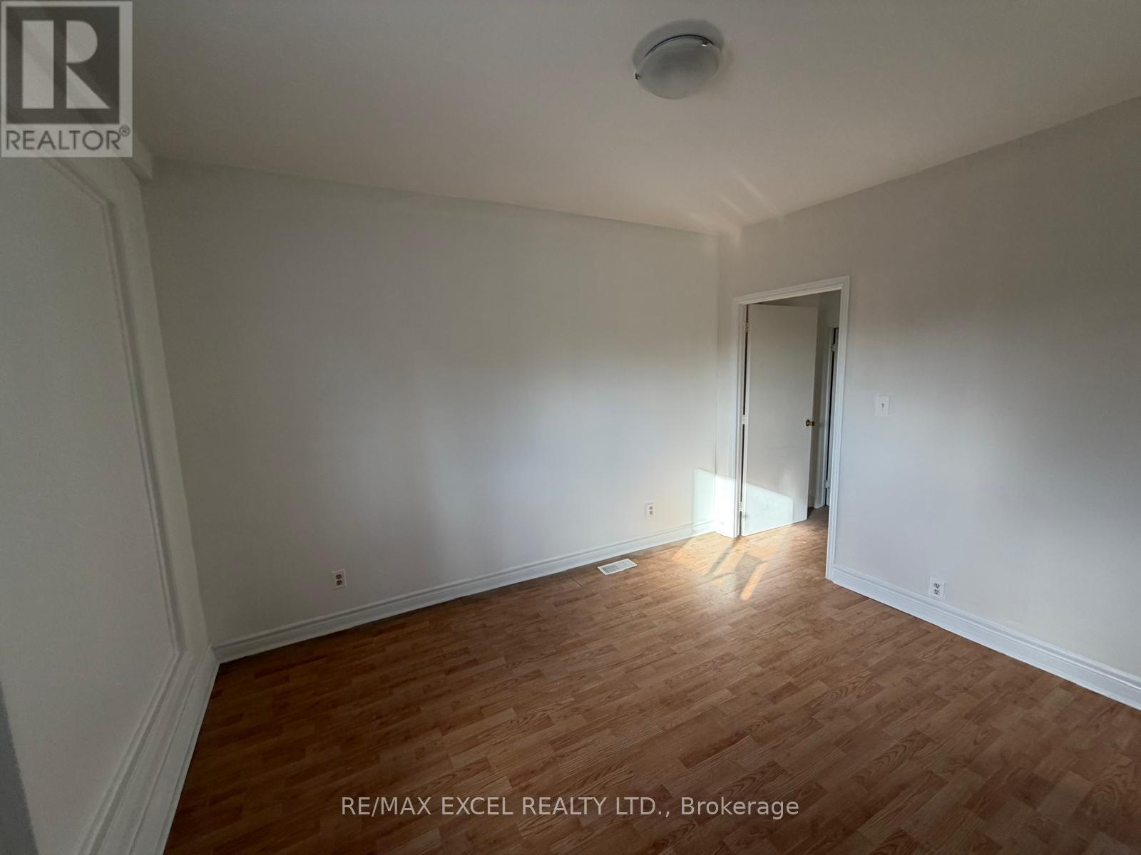 Main Flr & Bsmt, Unit A - 515 Warden Avenue, Toronto, Ontario M1L 3Z2 - Photo 5 - E12542516