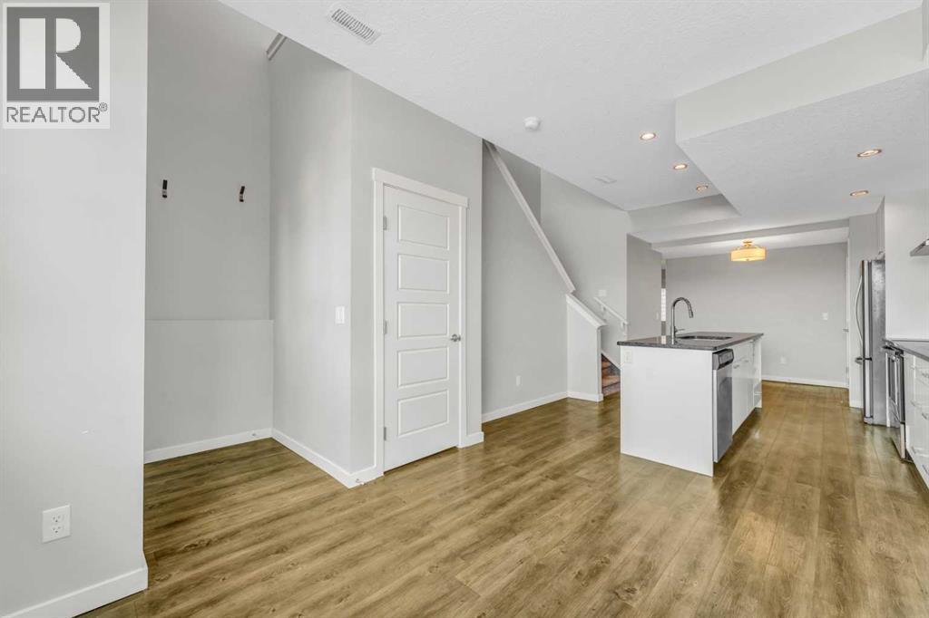 8429 Saddlebrook Drive Ne, Calgary, Alberta  T3J 0B4 - Photo 7 - A2270409