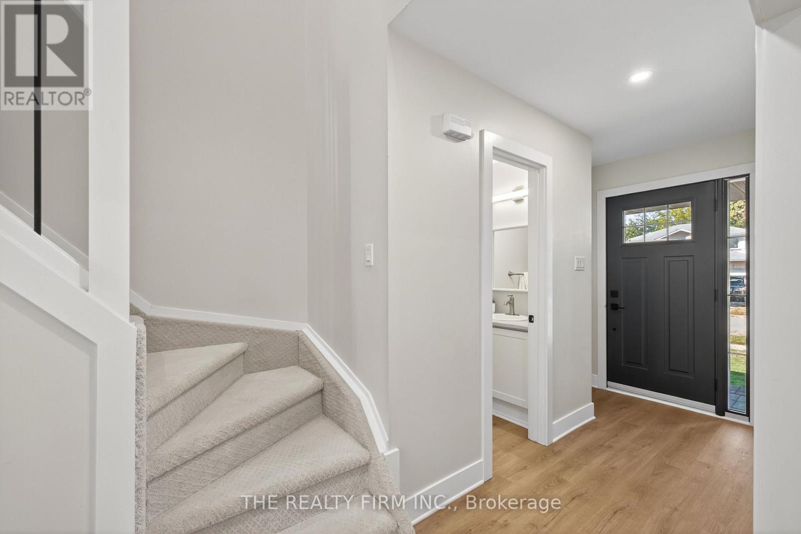 107 Cheswick Circle, London South, Ontario  N6E 3L2 - Photo 3 - X12545412