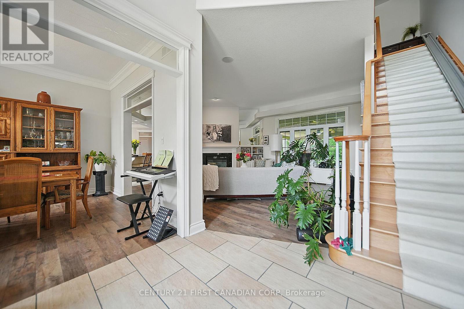 42580 Roberts Line, Central Elgin, Ontario  N0L 2L0 - Photo 2 - X12545432