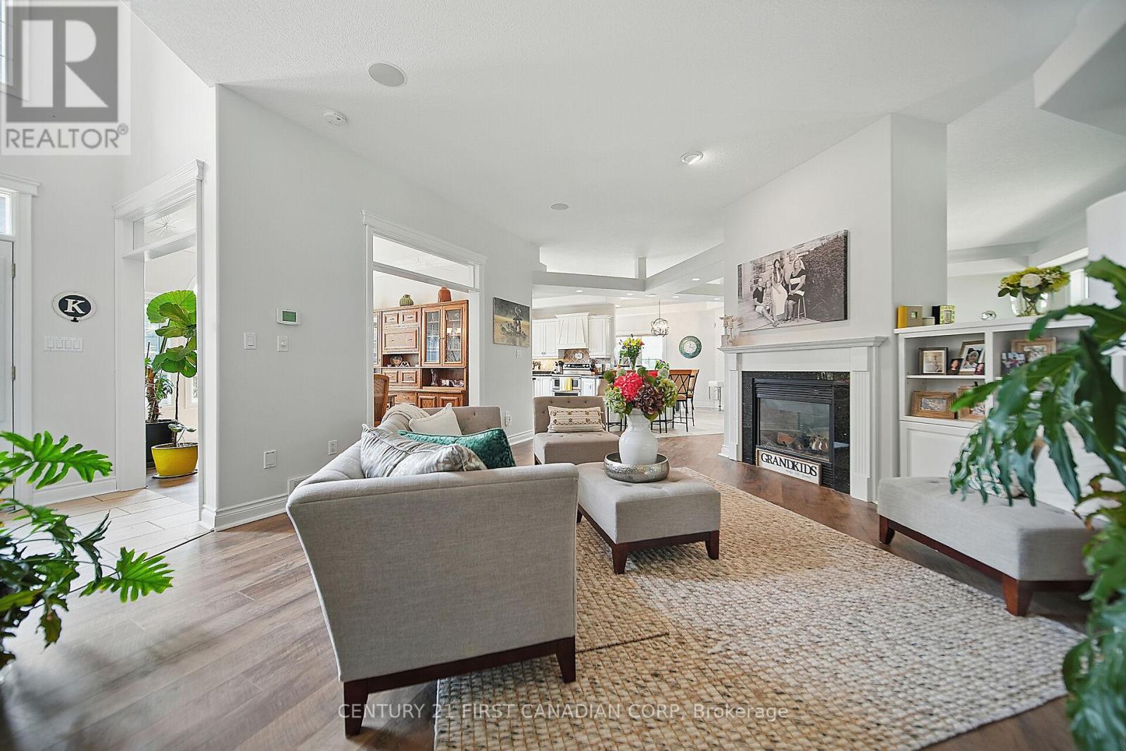 42580 Roberts Line, Central Elgin, Ontario  N0L 2L0 - Photo 3 - X12545432