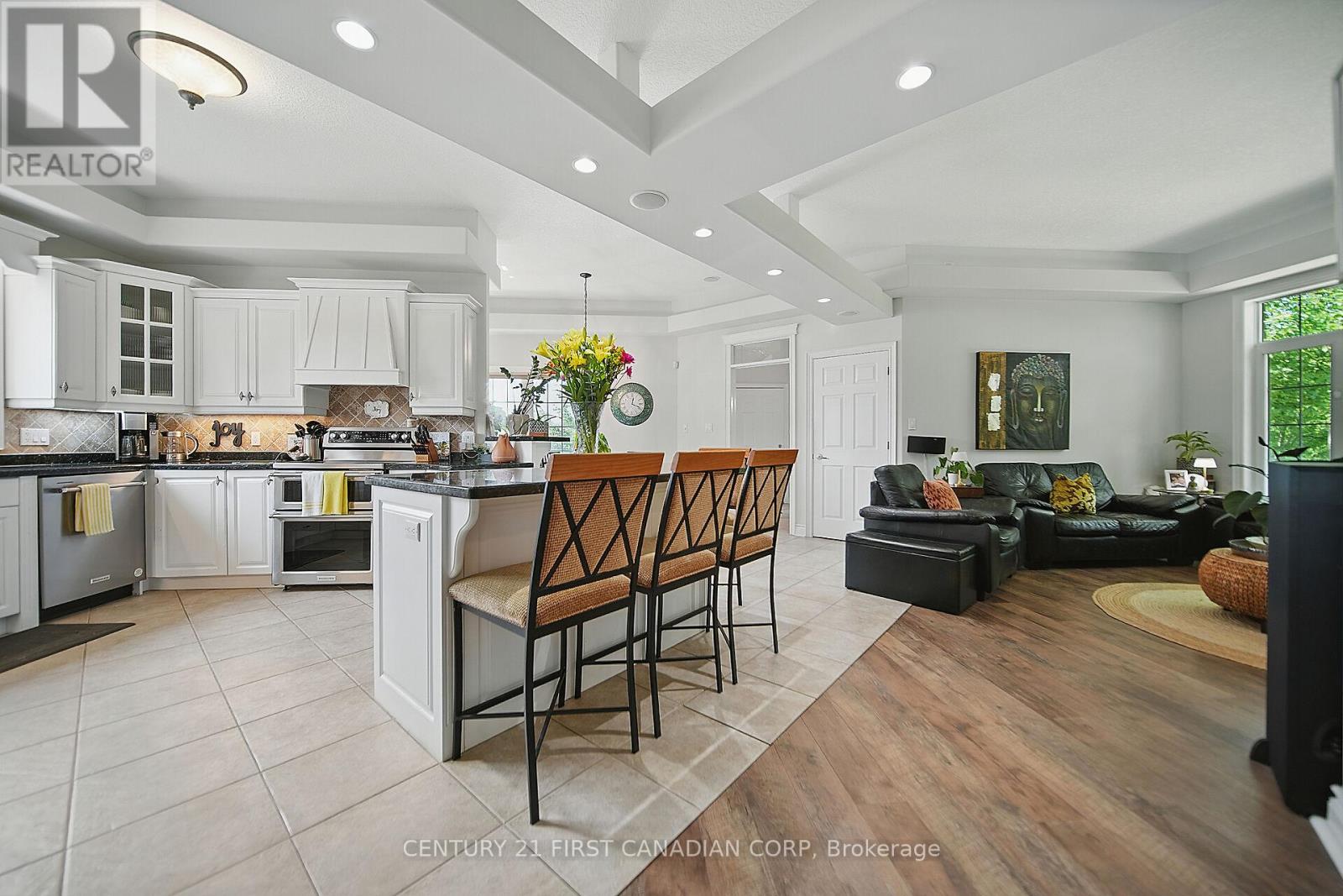 42580 Roberts Line, Central Elgin, Ontario  N0L 2L0 - Photo 7 - X12545432