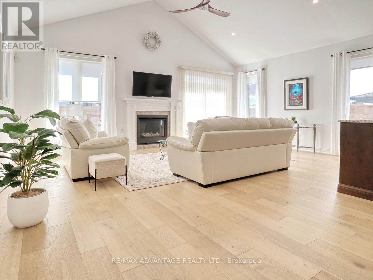 1891 Trailsway Drive, London South, Ontario  N6K 0K7 - Photo 10 - X12545446