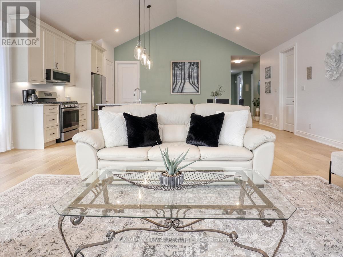 1891 Trailsway Drive, London South, Ontario  N6K 0K7 - Photo 13 - X12545446