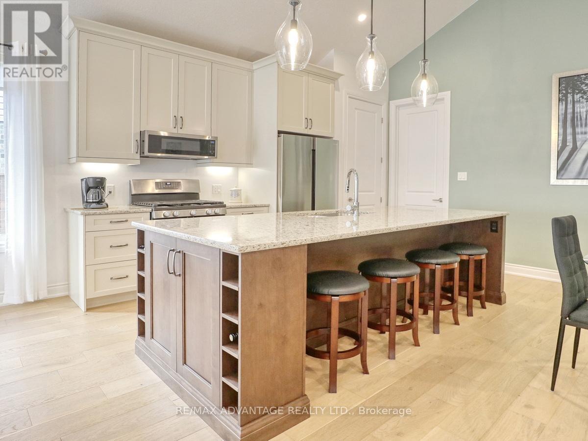 1891 Trailsway Drive, London South, Ontario  N6K 0K7 - Photo 4 - X12545446