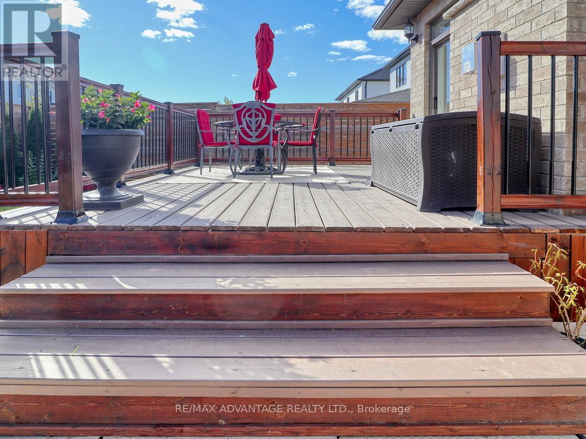 1891 Trailsway Drive, London South, Ontario  N6K 0K7 - Photo 41 - X12545446