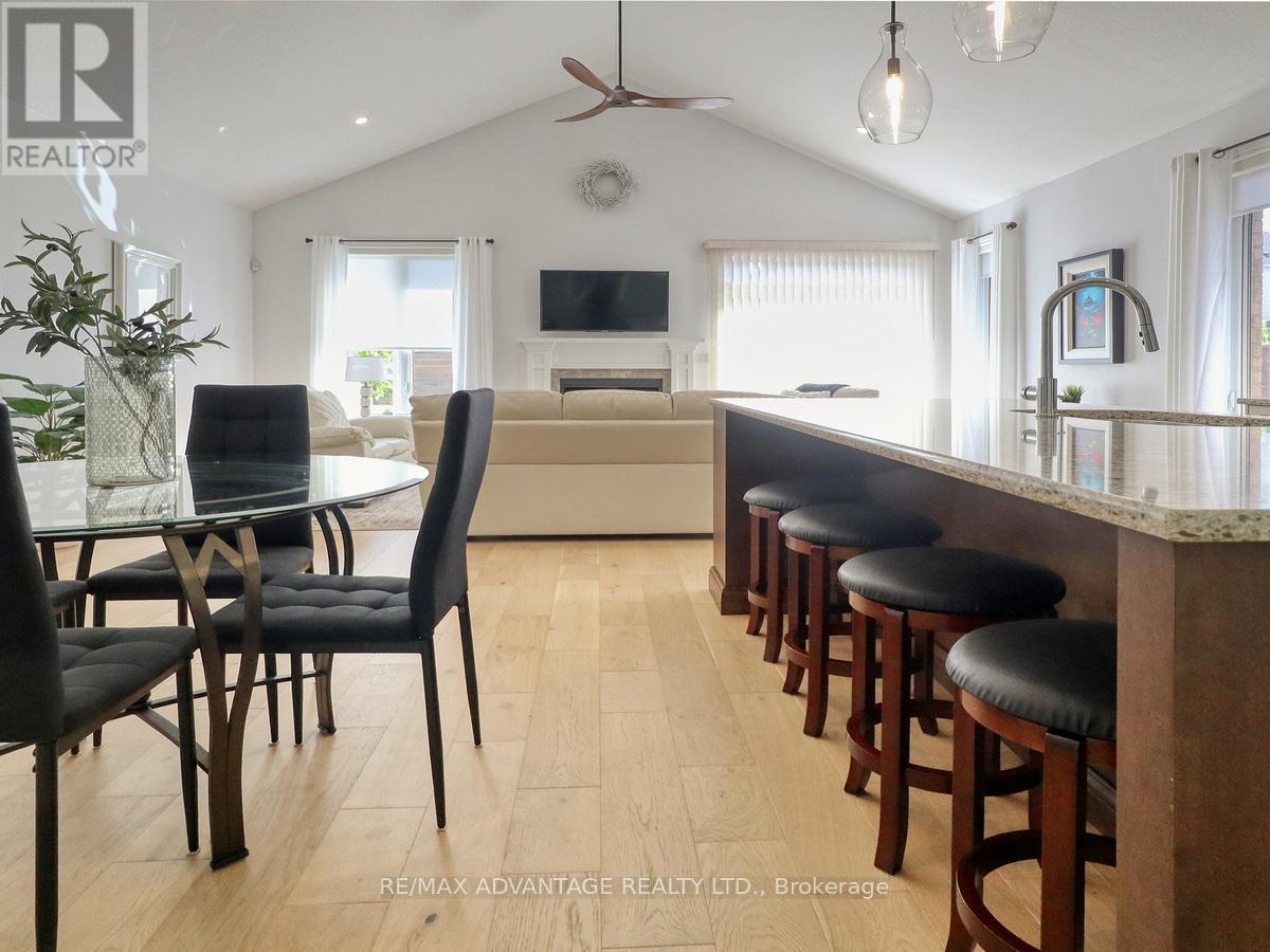 1891 Trailsway Drive, London South, Ontario  N6K 0K7 - Photo 6 - X12545446