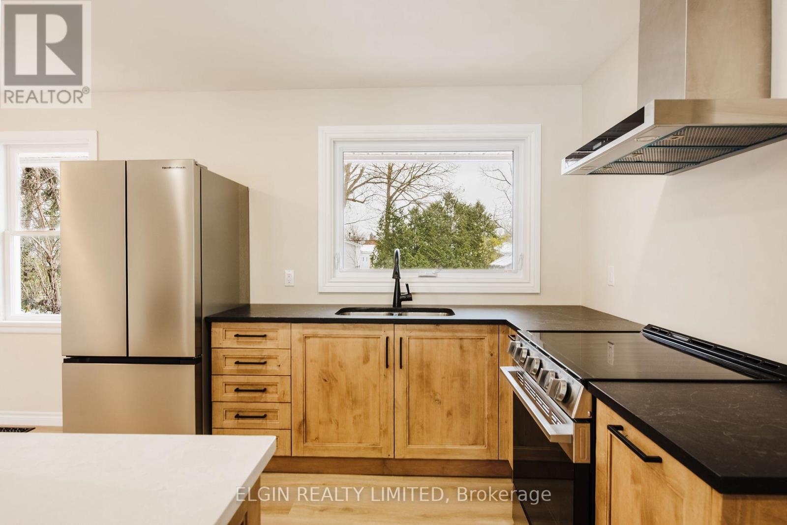 253 Alma Street, St. Thomas, Ontario  N5P 3B9 - Photo 11 - X12545506