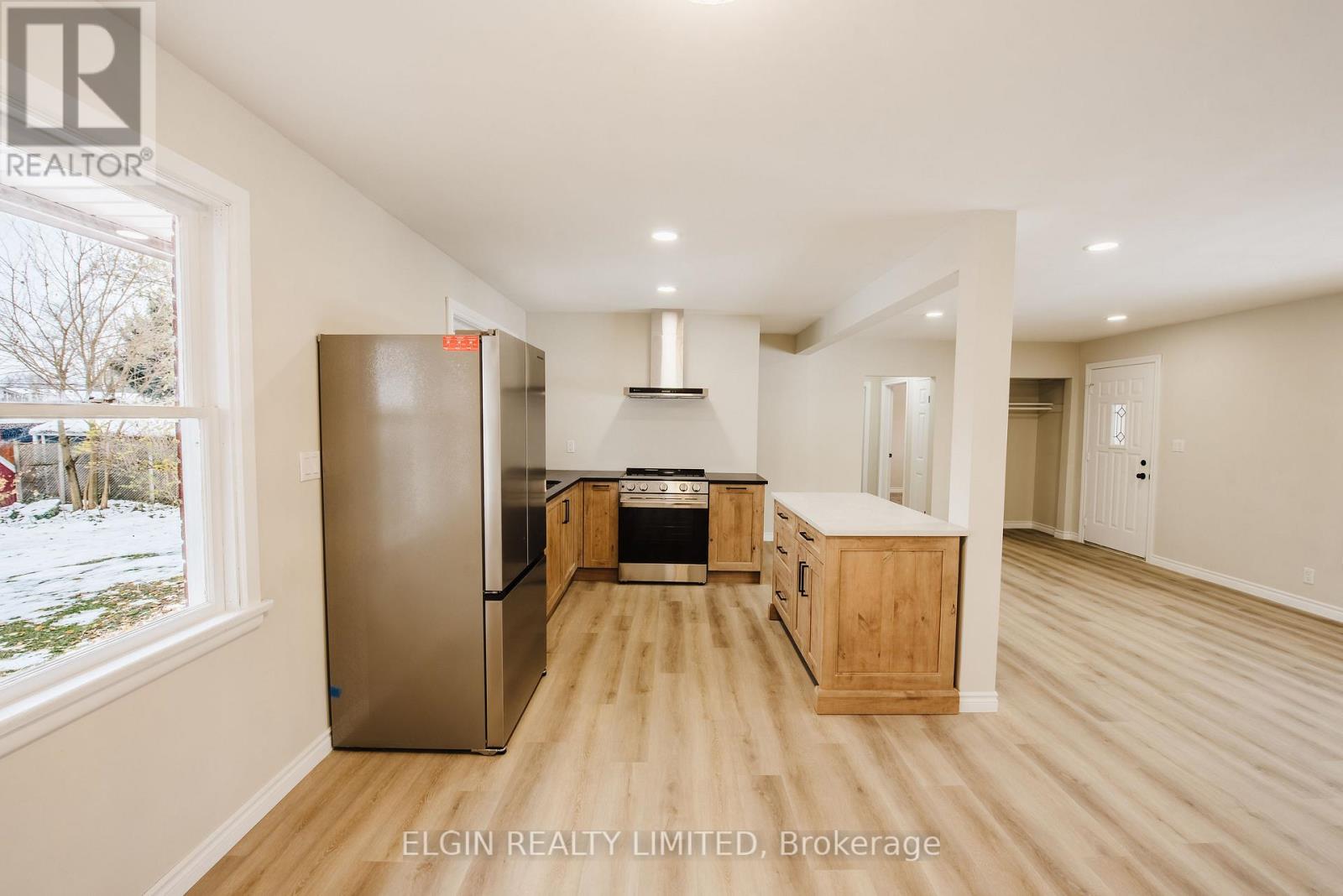 253 Alma Street, St. Thomas, Ontario  N5P 3B9 - Photo 2 - X12545506