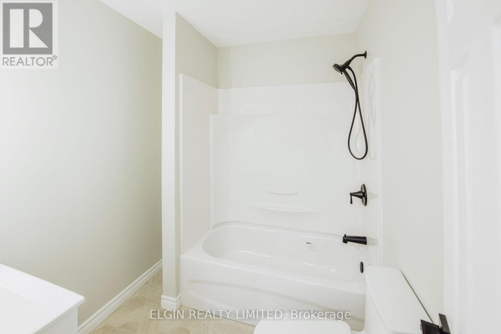 253 Alma Street, St. Thomas, Ontario  N5P 3B9 - Photo 9 - X12545506