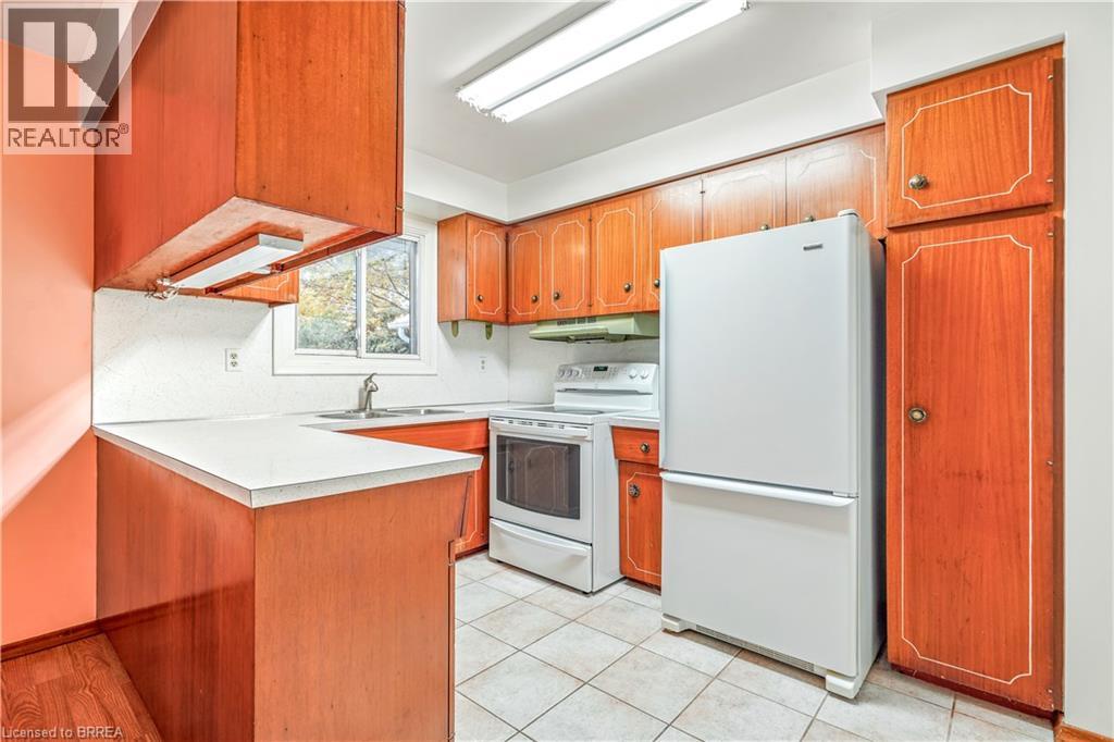 8 Stockdale Drive, Brantford, Ontario  N3R 2R5 - Photo 14 - 40787393