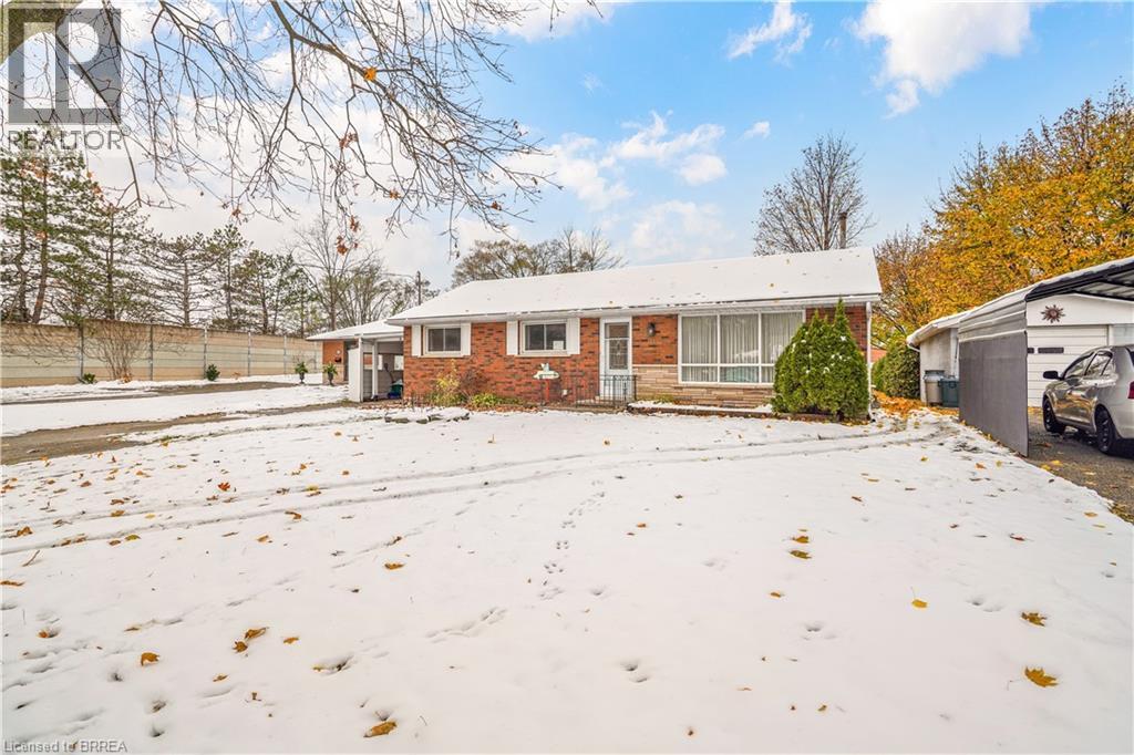 8 Stockdale Drive, Brantford, Ontario  N3R 2R5 - Photo 3 - 40787393