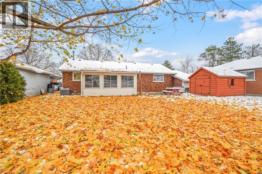 8 Stockdale Drive, Brantford, Ontario  N3R 2R5 - Photo 34 - 40787393