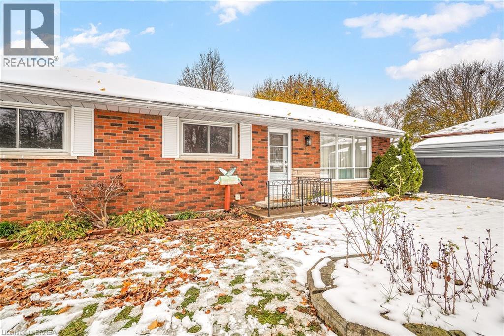 8 Stockdale Drive, Brantford, Ontario  N3R 2R5 - Photo 5 - 40787393