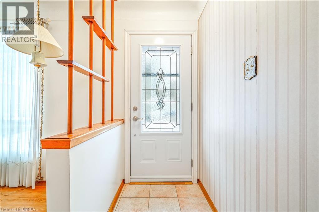 8 Stockdale Drive, Brantford, Ontario  N3R 2R5 - Photo 7 - 40787393