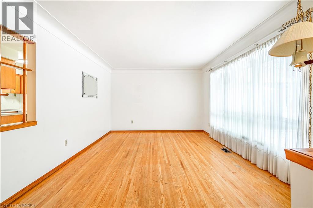 8 Stockdale Drive, Brantford, Ontario  N3R 2R5 - Photo 8 - 40787393