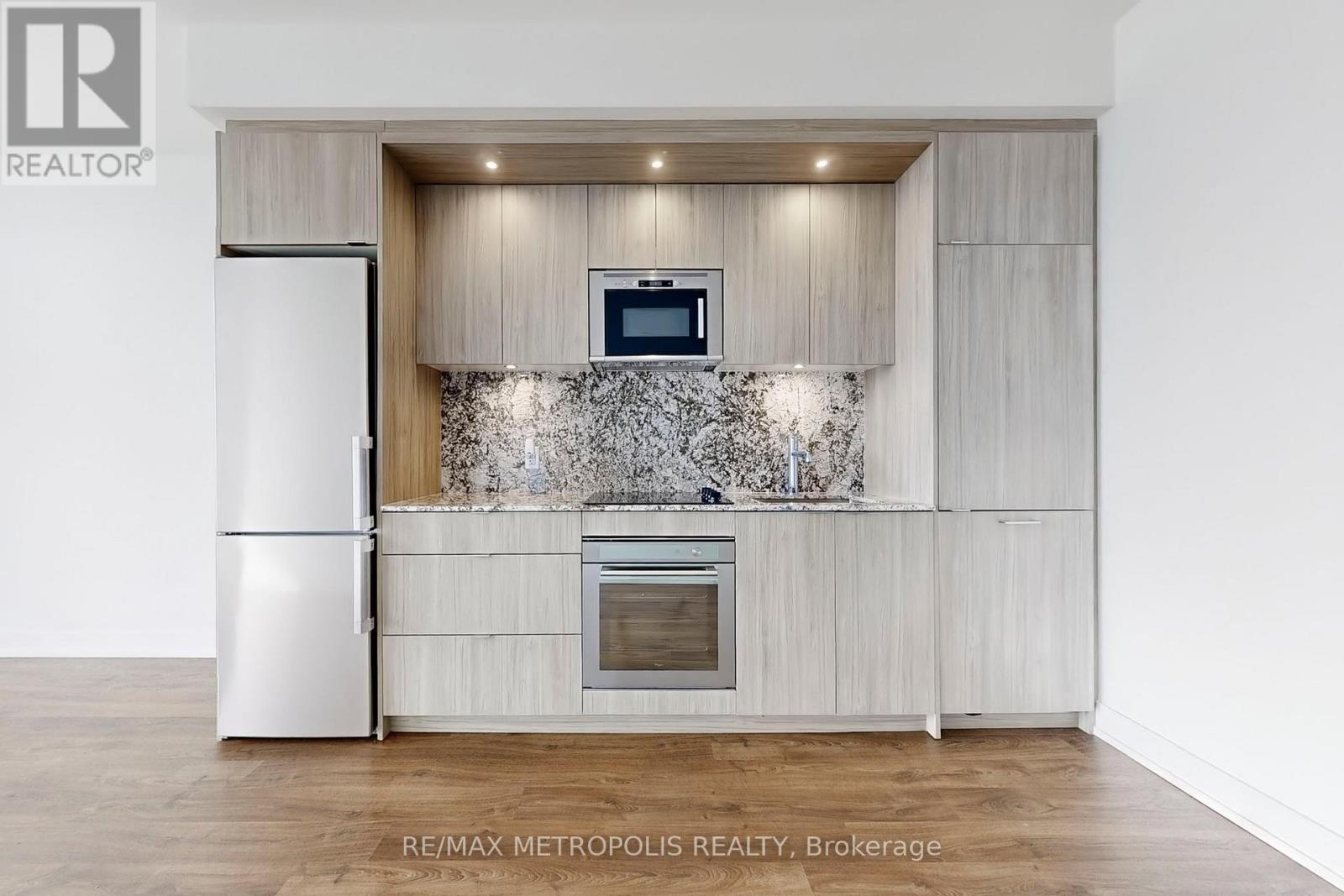 638 - 20 Inn On The Park Drive, Toronto, Ontario  M3C 0P8 - Photo 12 - C12545294