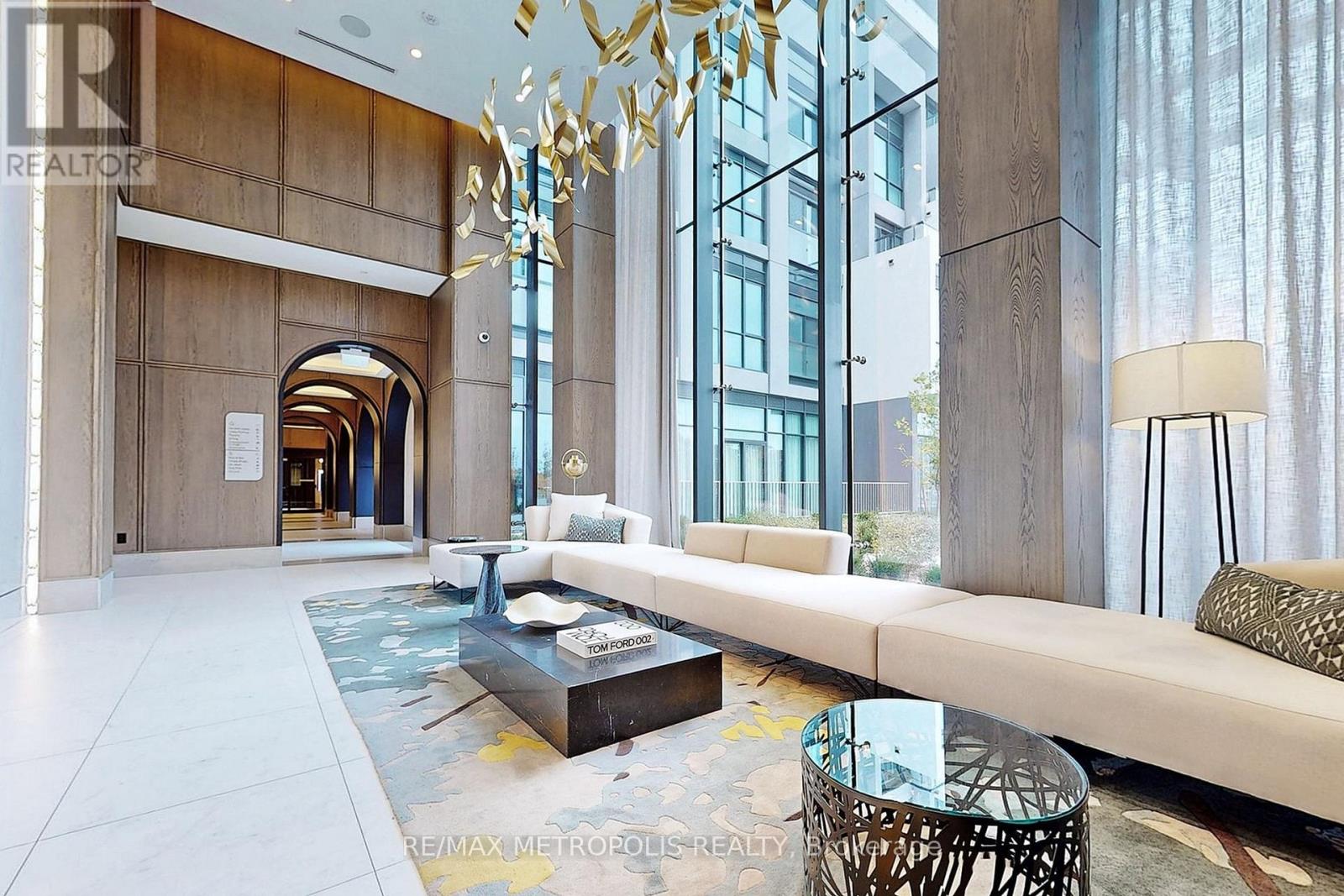 638 - 20 Inn On The Park Drive, Toronto, Ontario  M3C 0P8 - Photo 3 - C12545294