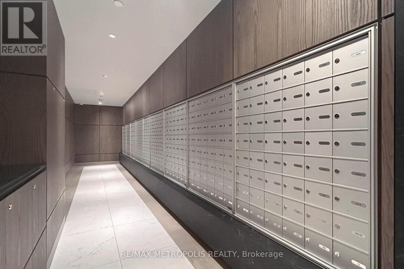 638 - 20 Inn On The Park Drive, Toronto, Ontario  M3C 0P8 - Photo 39 - C12545294