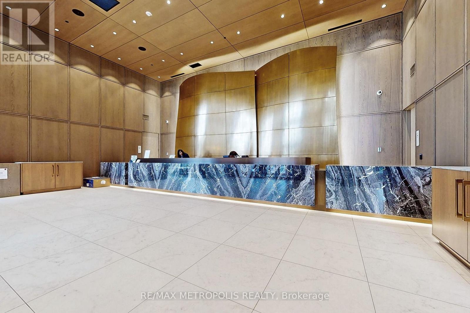 638 - 20 Inn On The Park Drive, Toronto, Ontario  M3C 0P8 - Photo 5 - C12545294