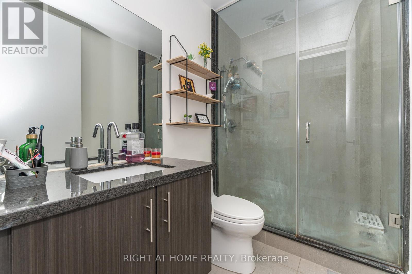 1109 - 29 Queens Quay E, Toronto, Ontario  M5E 0A4 - Photo 11 - C12545336