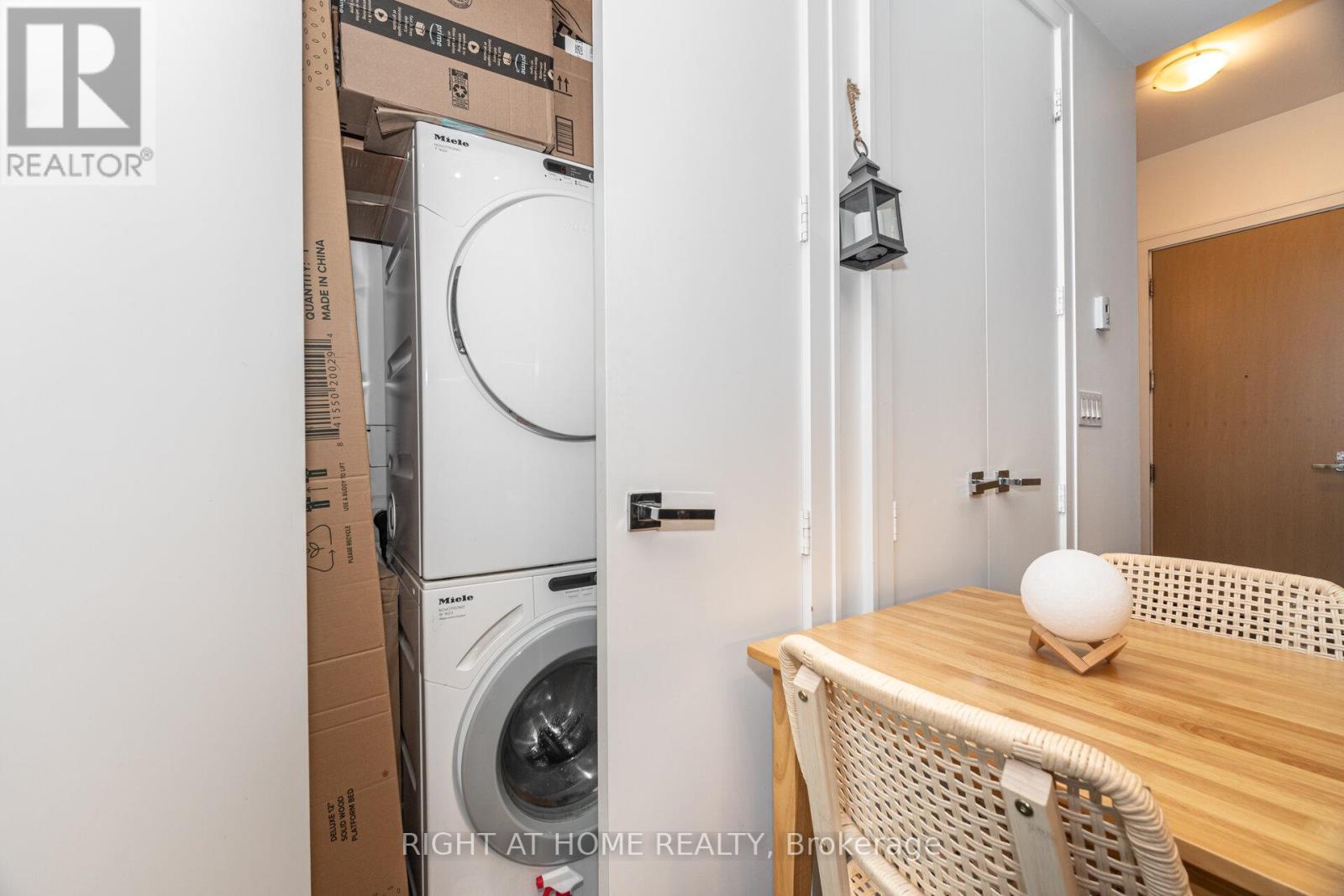 1109 - 29 Queens Quay E, Toronto, Ontario  M5E 0A4 - Photo 17 - C12545336