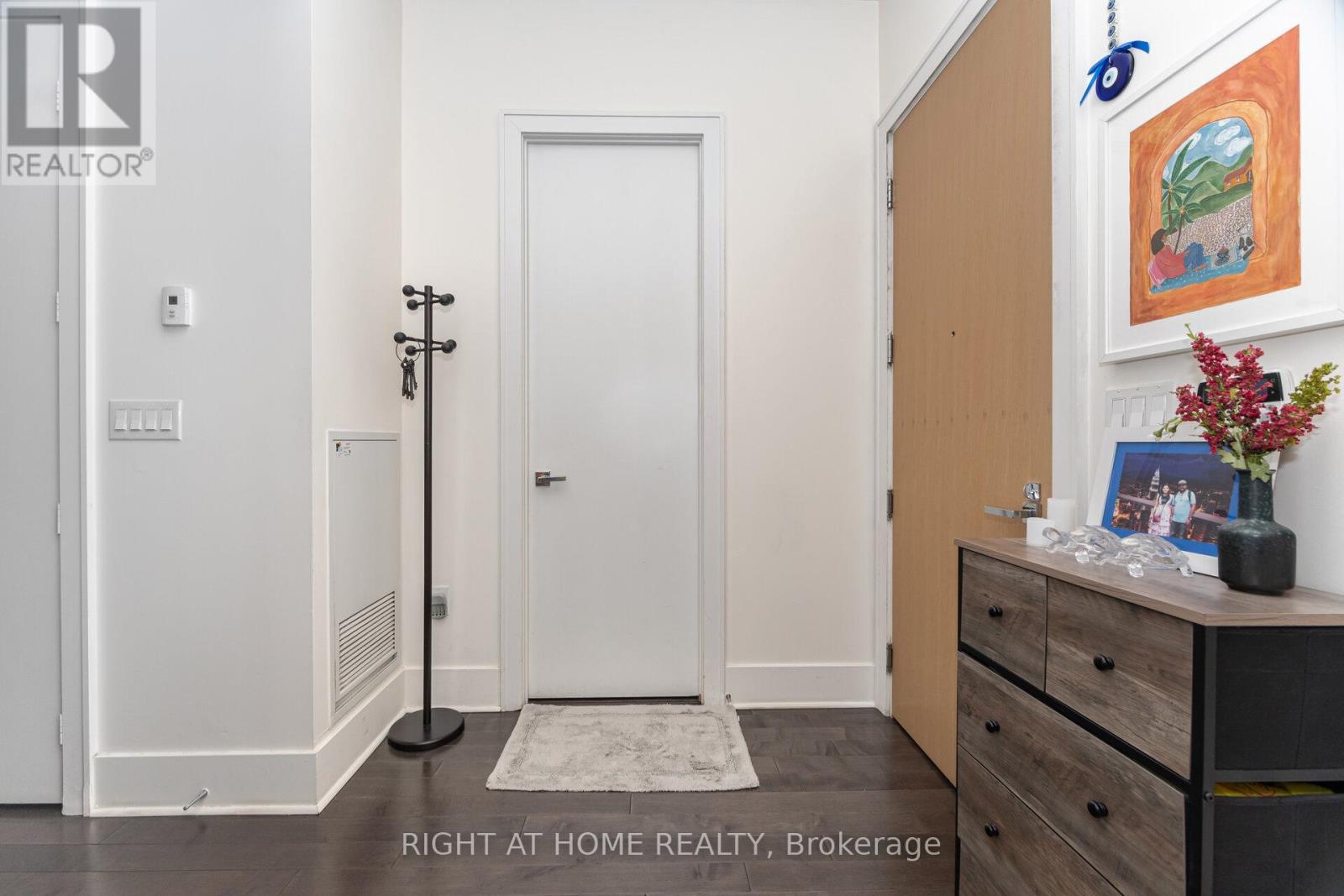 1109 - 29 Queens Quay E, Toronto, Ontario  M5E 0A4 - Photo 4 - C12545336