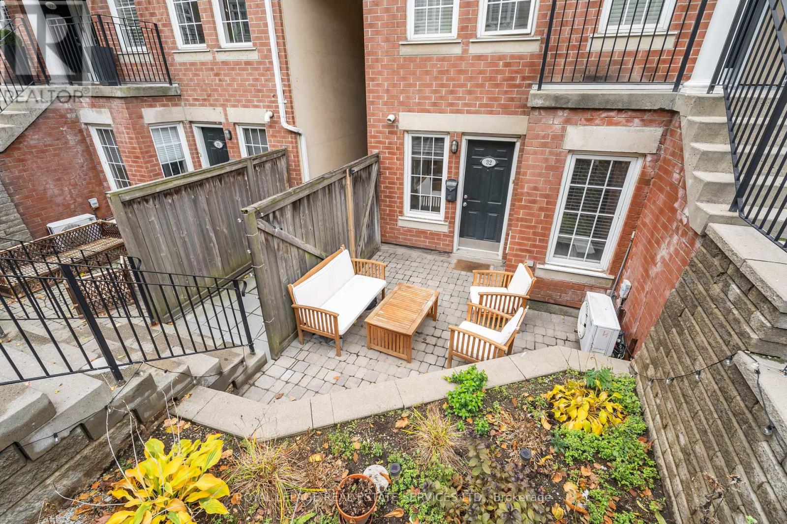 32 - 11 Niagara Street W, Toronto, Ontario  M5V 3N9 - Photo 2 - C12545342