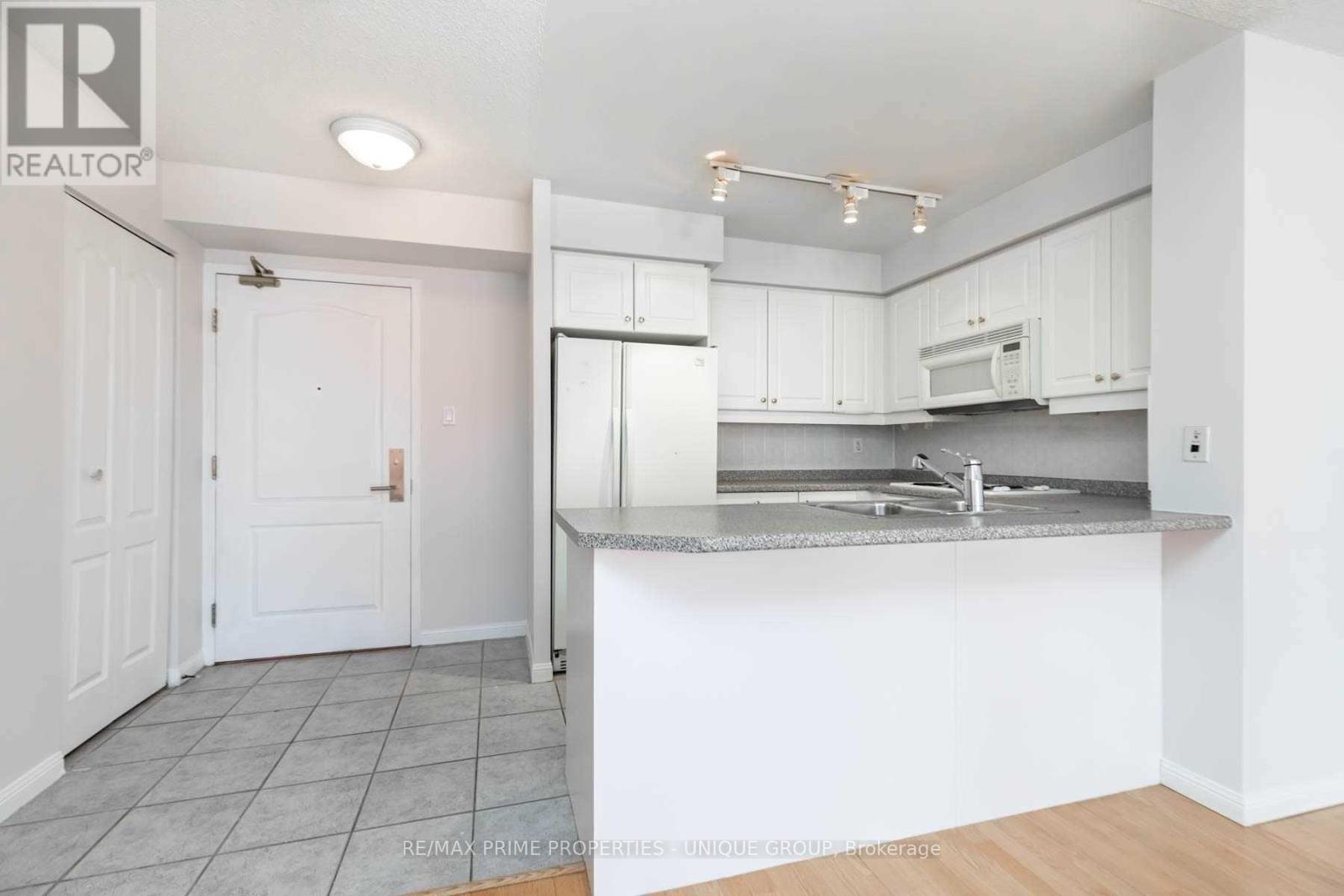 314 - 18 Wanless Avenue, Toronto, Ontario  M4N 3R9 - Photo 6 - C12545370