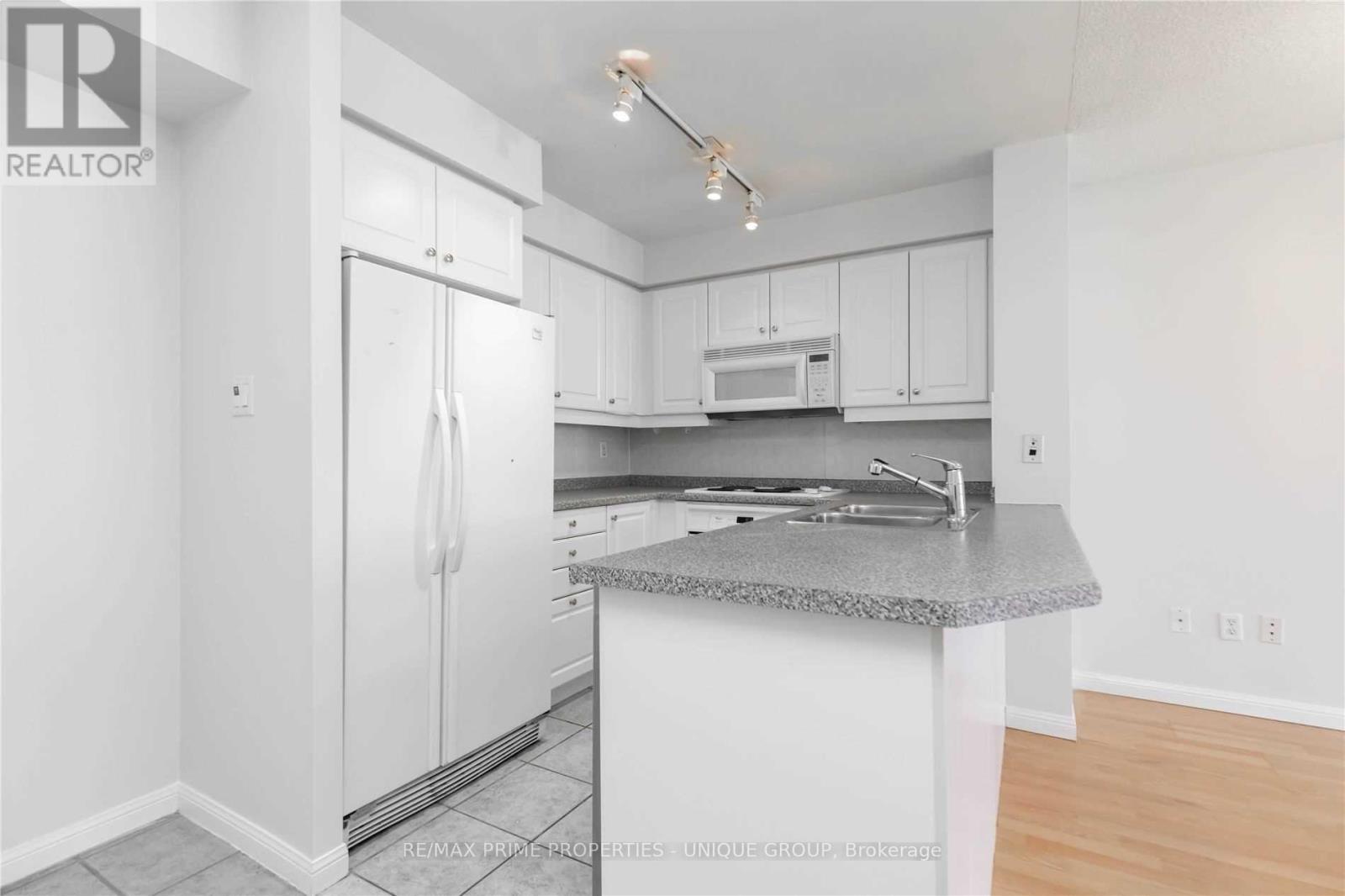 314 - 18 Wanless Avenue, Toronto, Ontario  M4N 3R9 - Photo 7 - C12545370