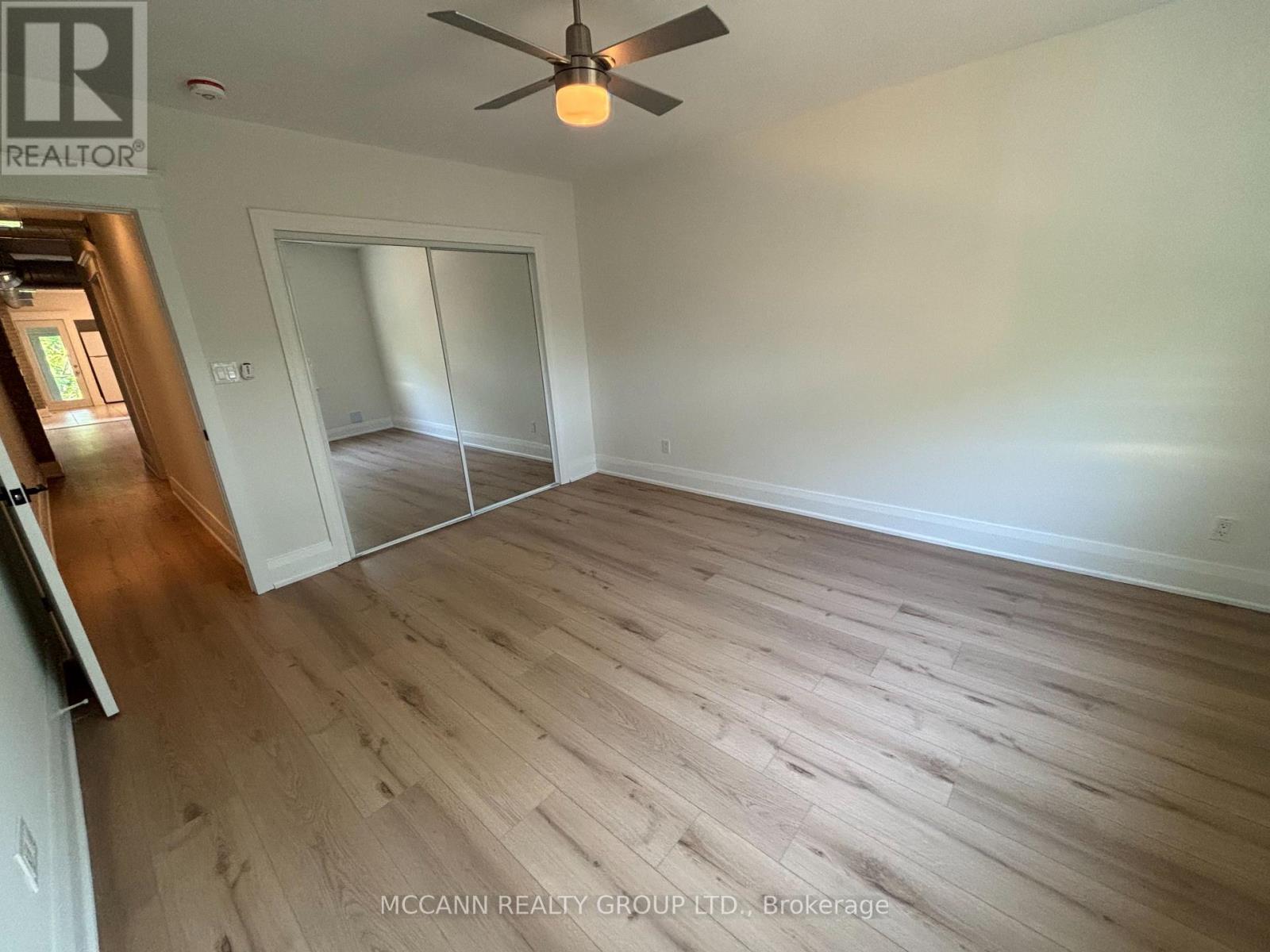 Upper - 927 Kingston Road, Toronto, Ontario M4E 1S6 - Photo 15 - E12545210